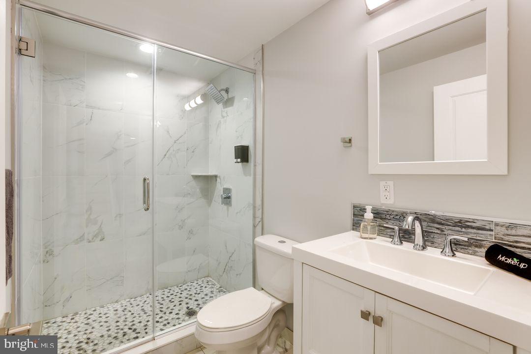 2545 N Howard St Property Photo 29