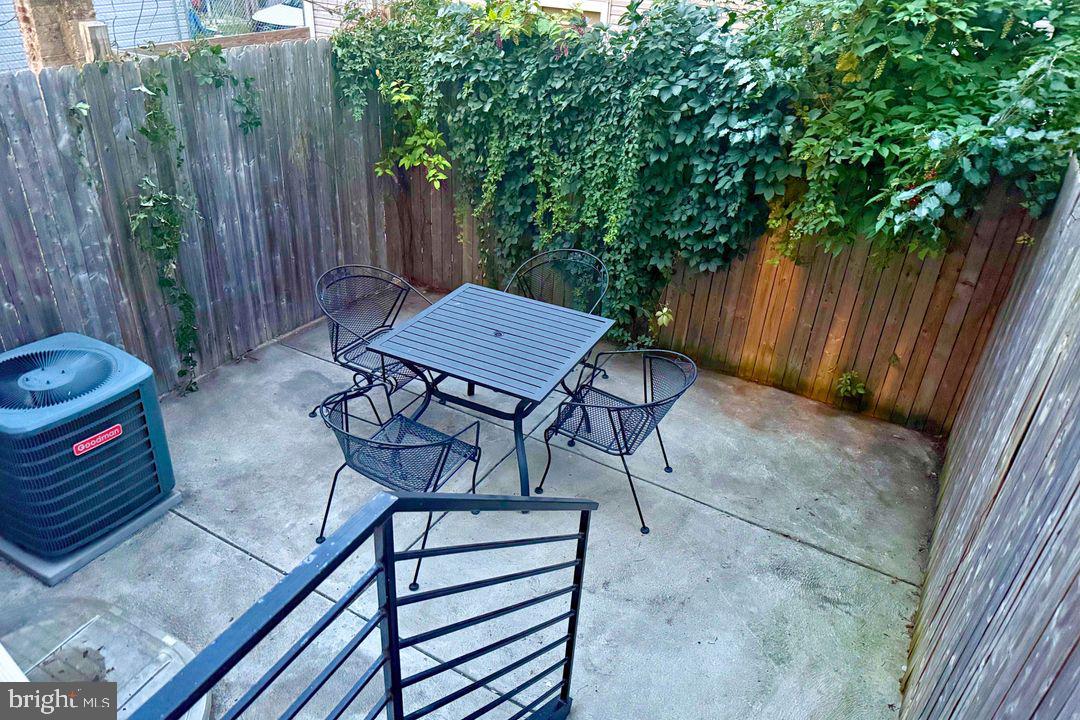 2545 N Howard St Property Photo 31