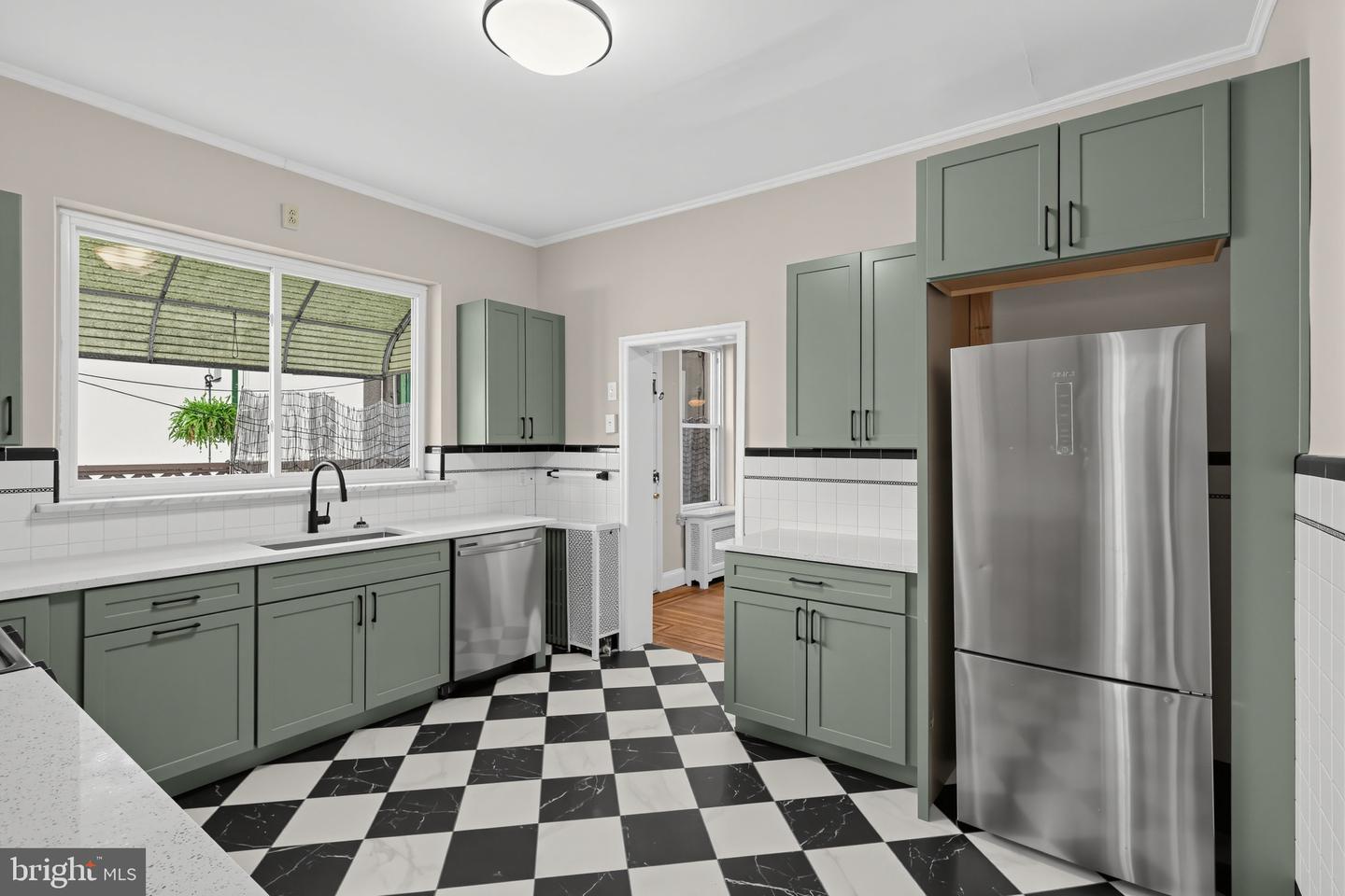 1415 Broad St Property Photo 4