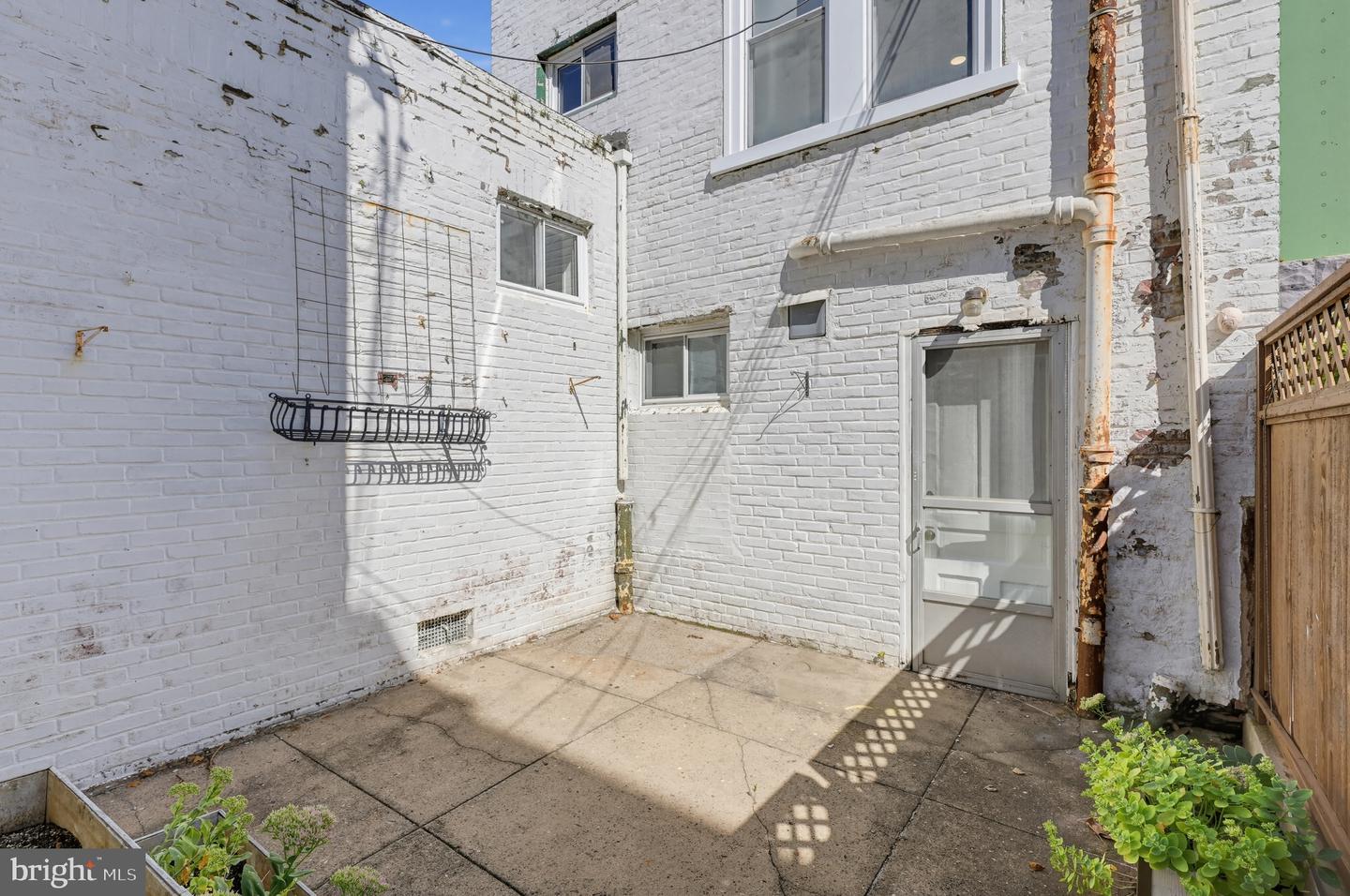1415 Broad St Property Photo 9