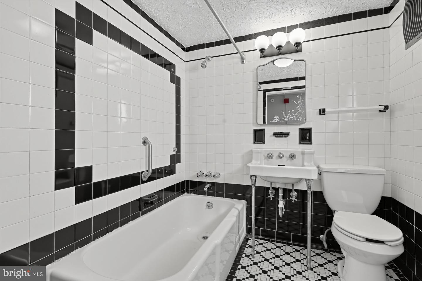1415 Broad St Property Photo 13