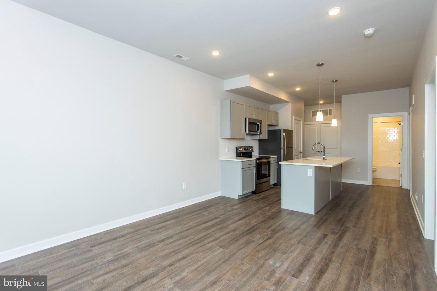 1227-29 N 7th St #unit 3e Property Photo 10