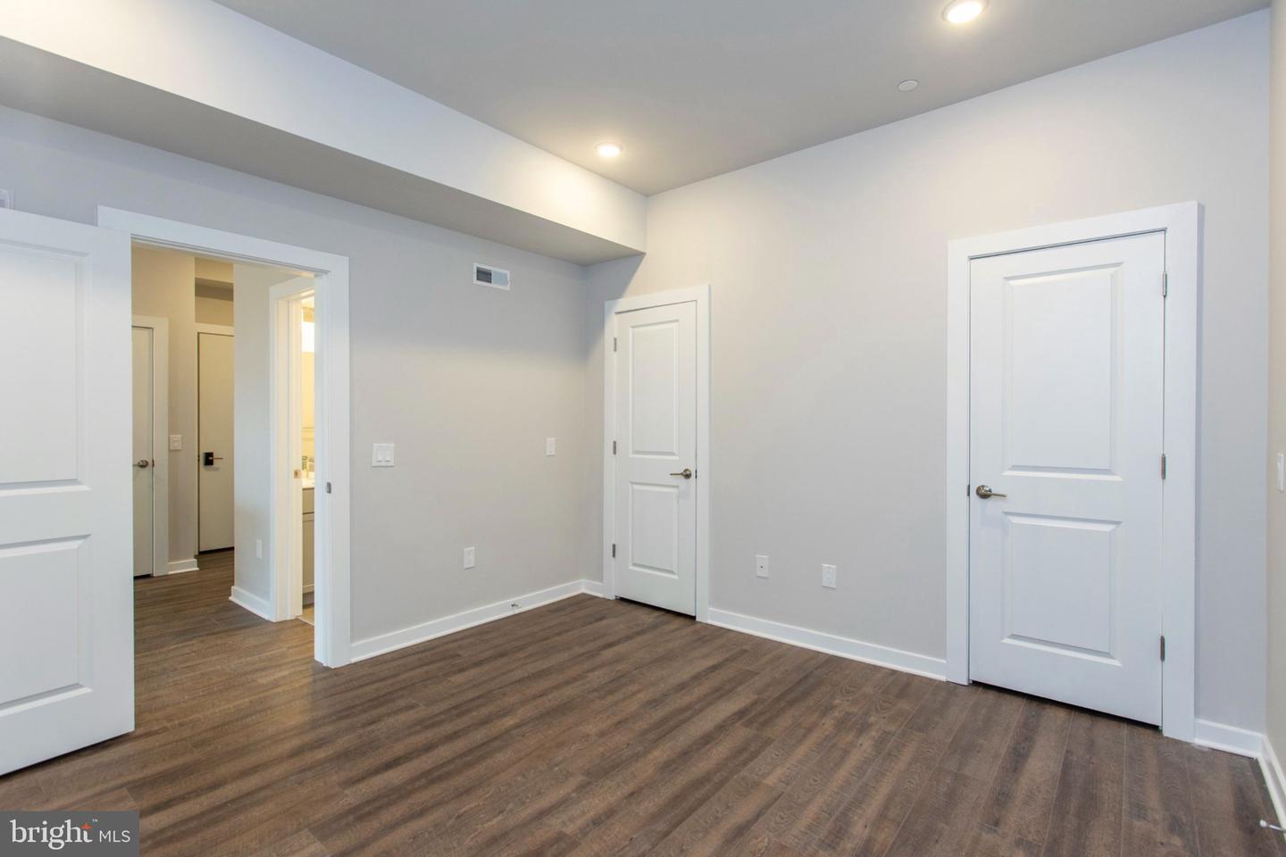 1227-29 N 7th St #unit 3e Property Photo 17