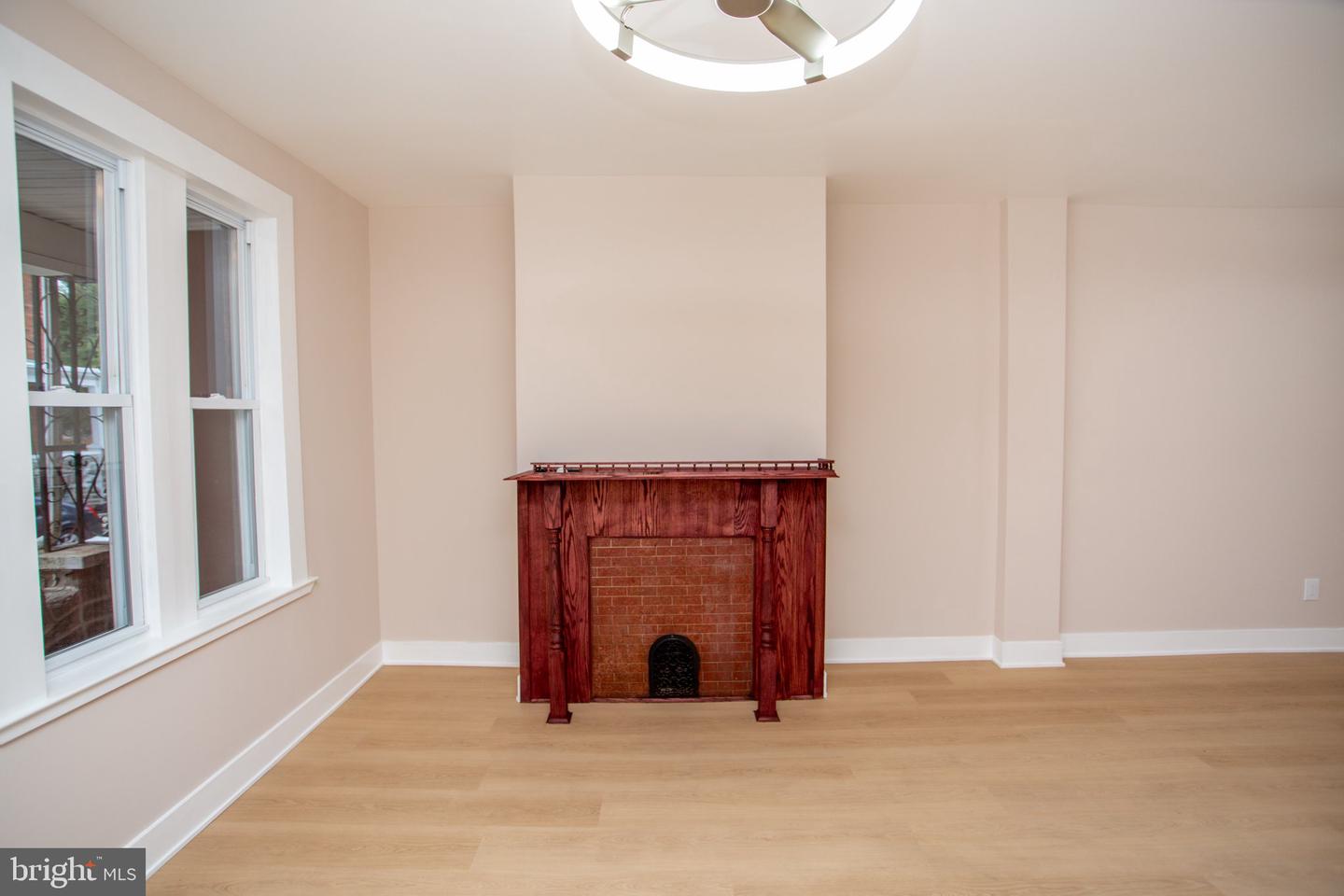 576 E Herman St Property Photo 12