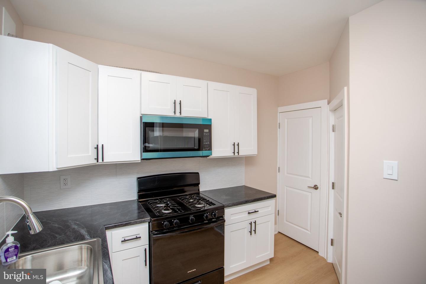 576 E Herman St Property Photo 18