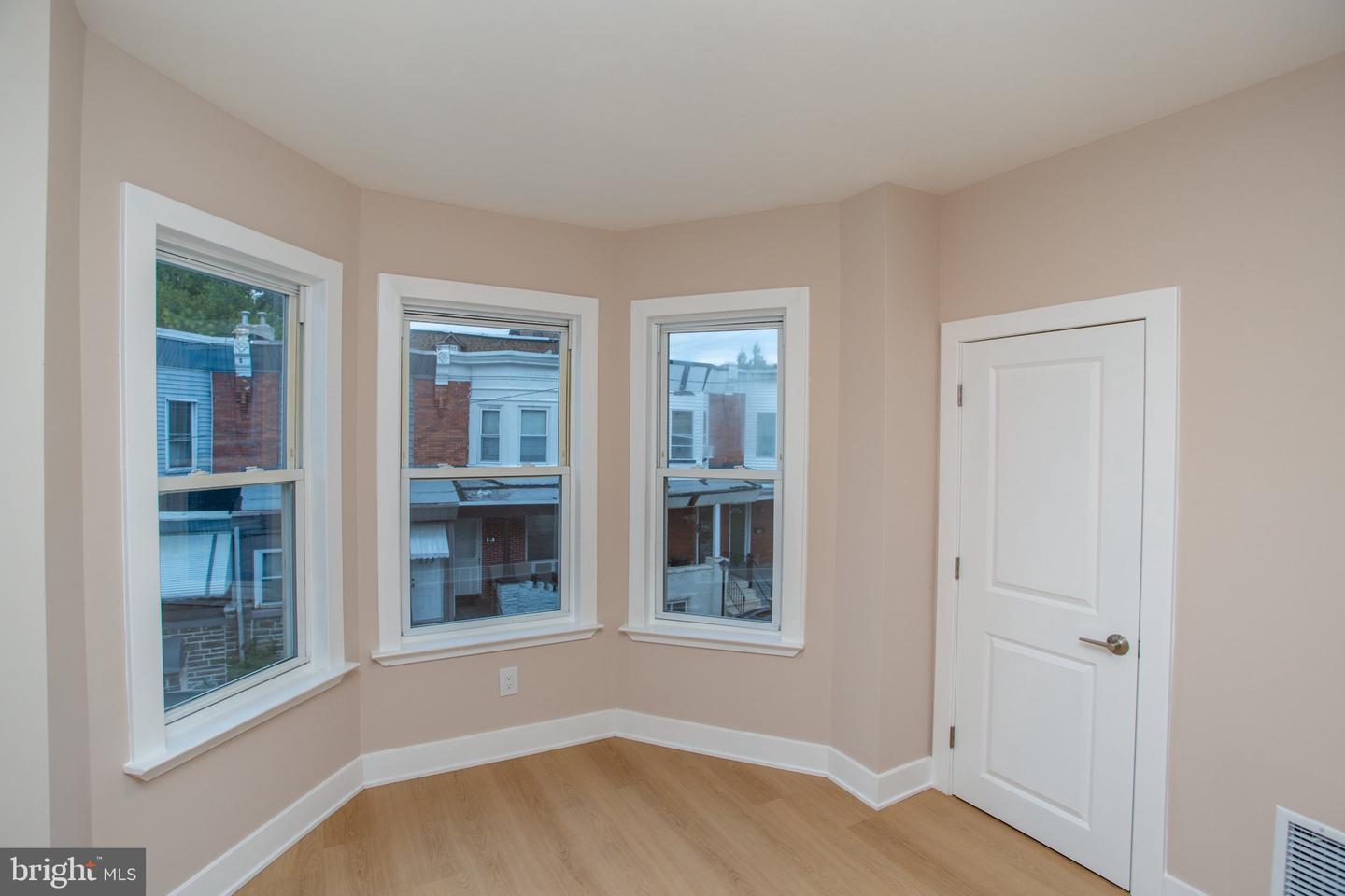 576 E Herman St Property Photo 26