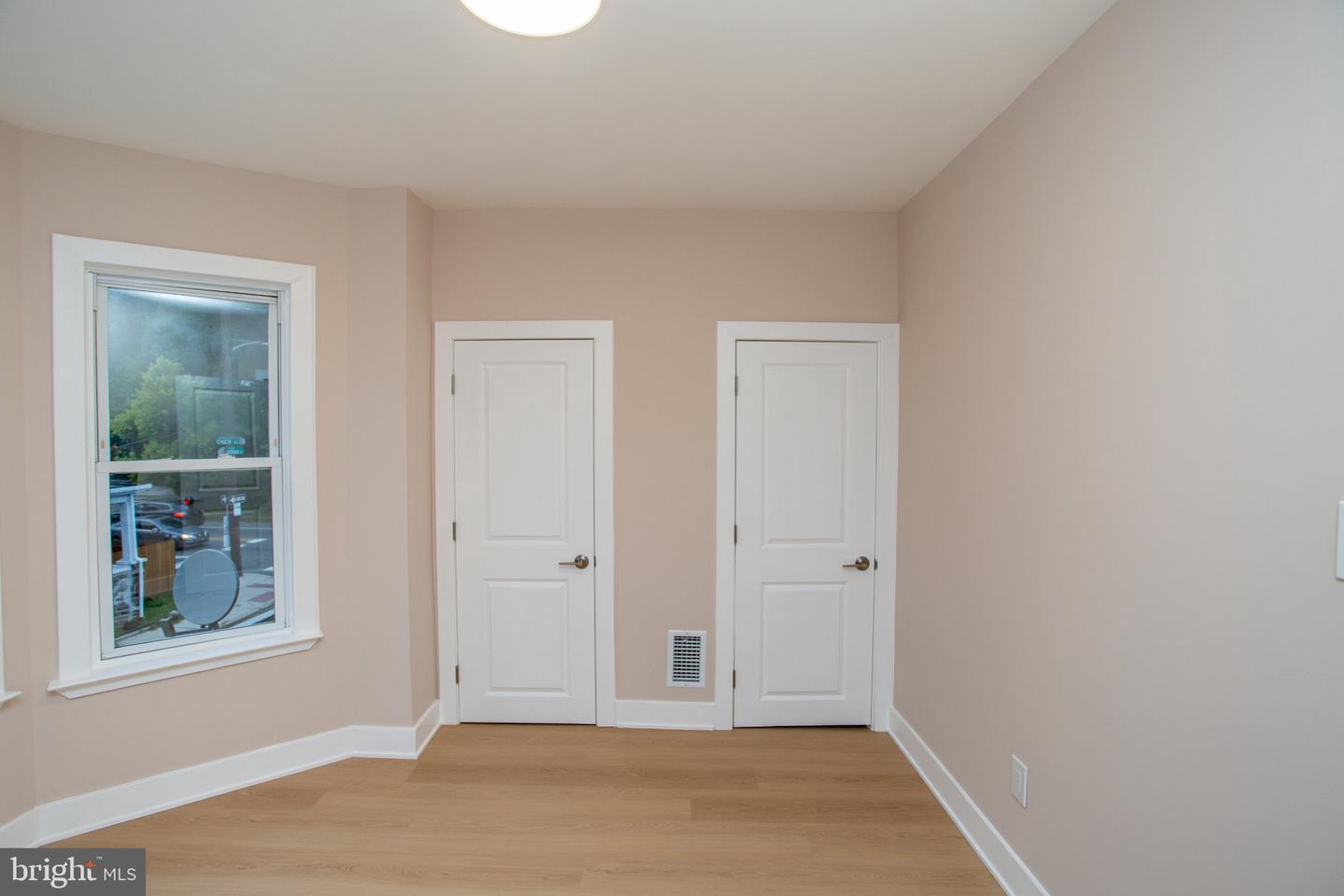576 E Herman St Property Photo 31