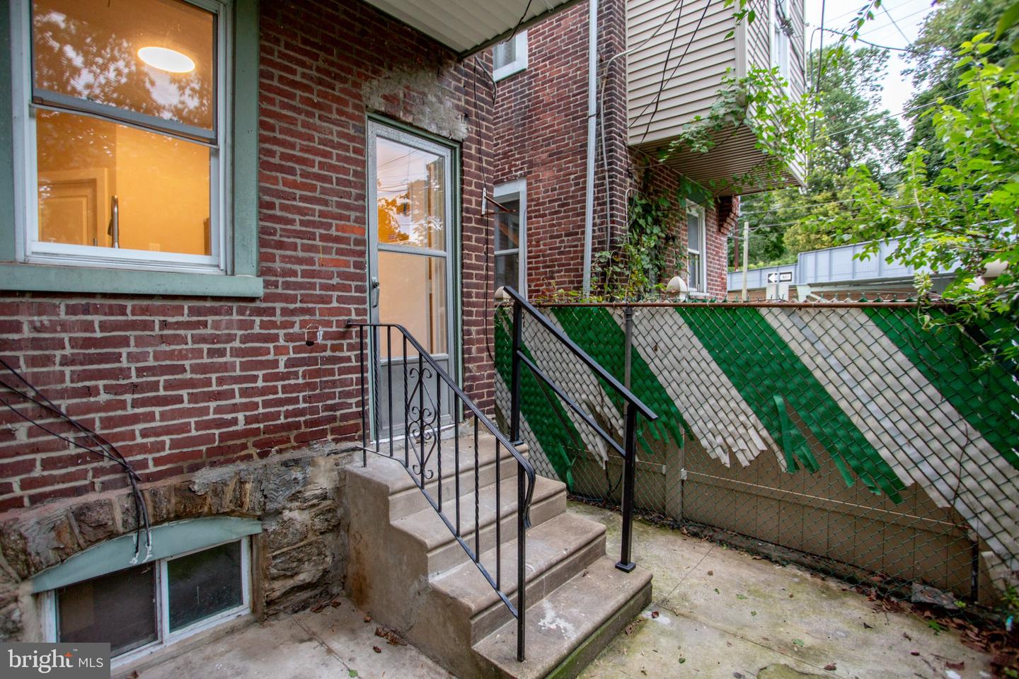 576 E Herman St Property Photo 45