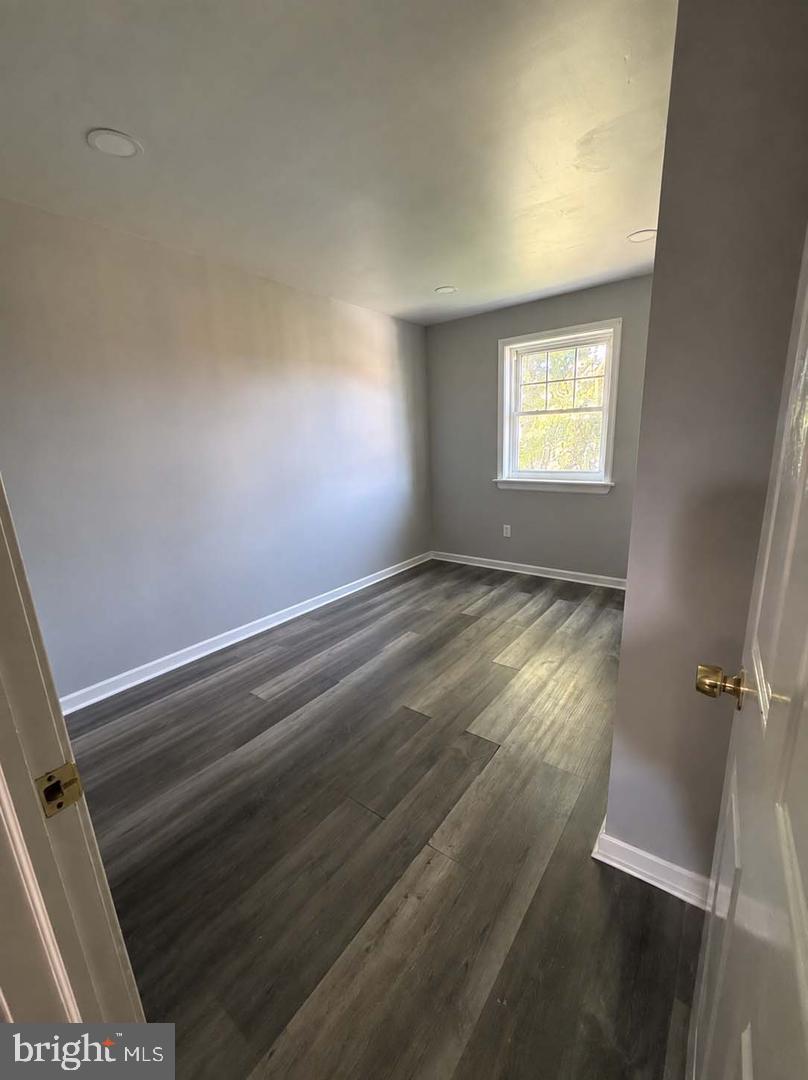 3070 Braddock St Property Photo 23