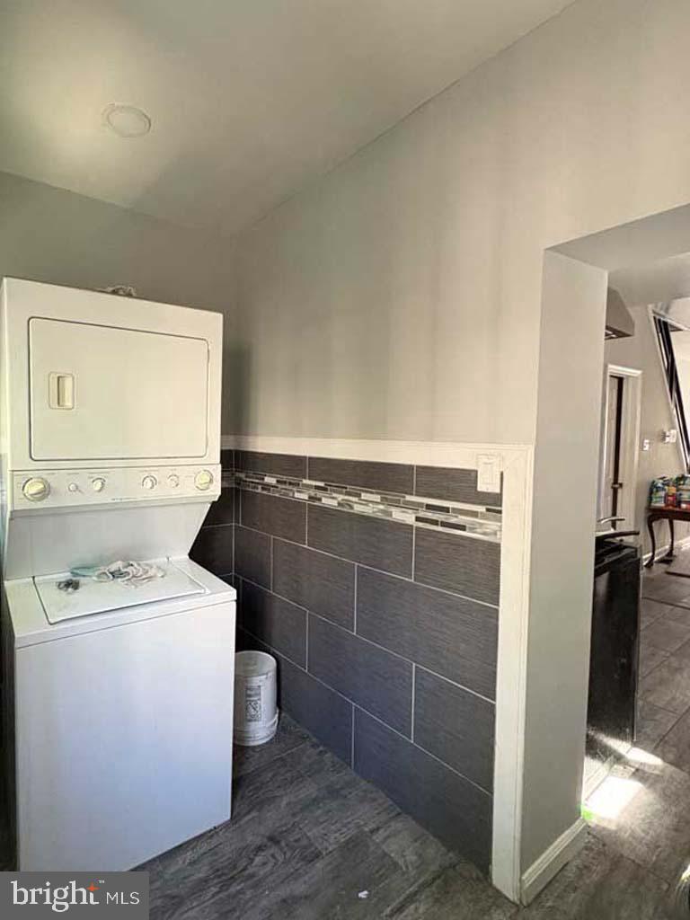 3070 Braddock St Property Photo 31