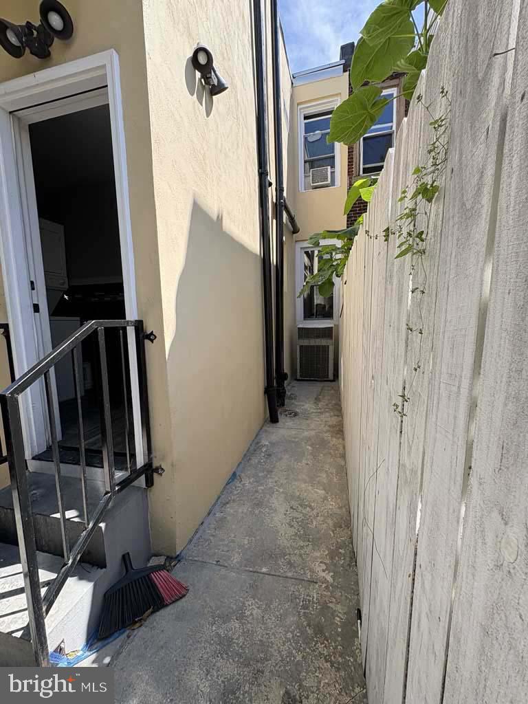 3070 Braddock St Property Photo 34