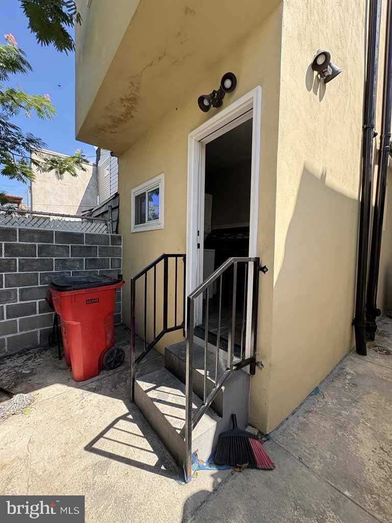 3070 Braddock St Property Photo 35