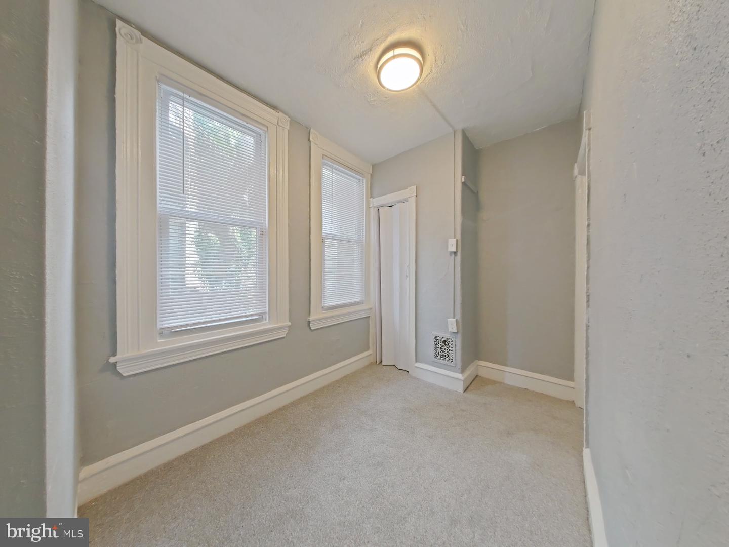 1851 N Lecount St Property Photo 20