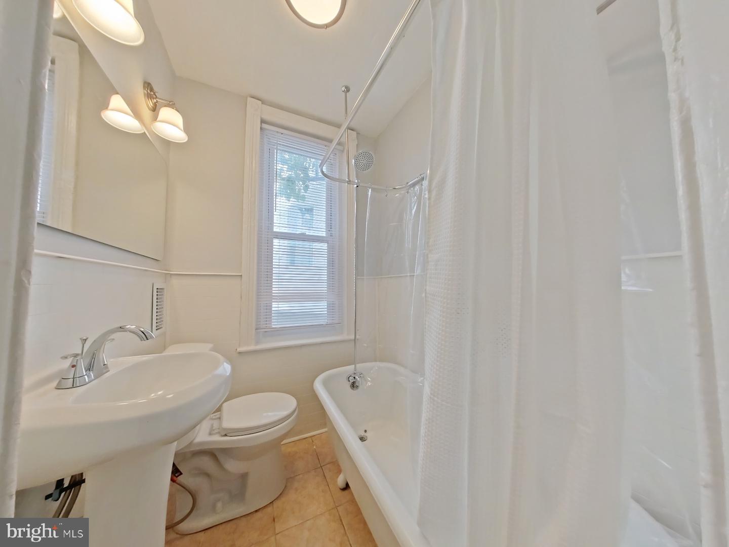 1851 N Lecount St Property Photo 24