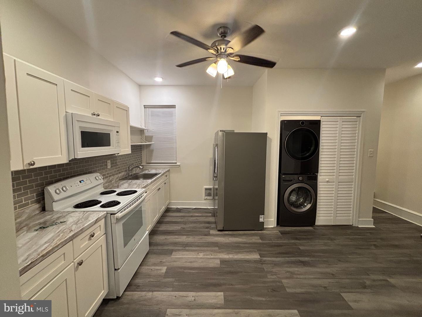 5427 WALNUT ST Property Photo 1