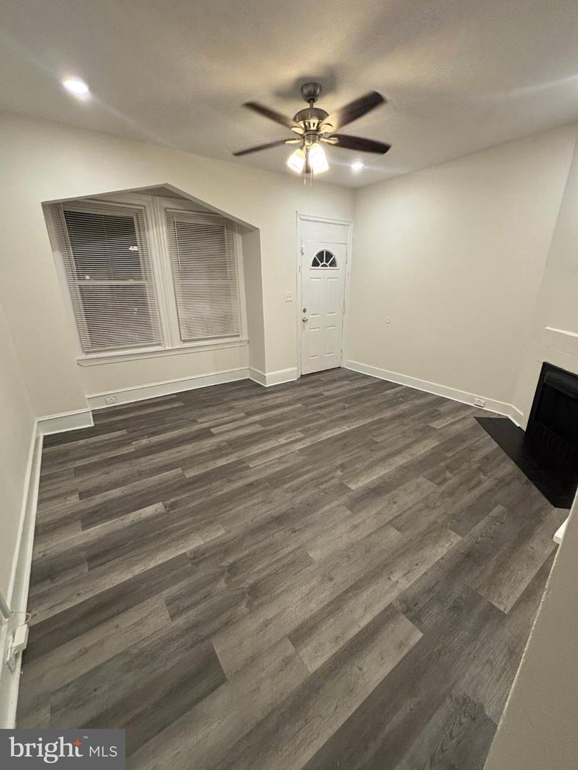 5427 Walnut St Property Photo 3