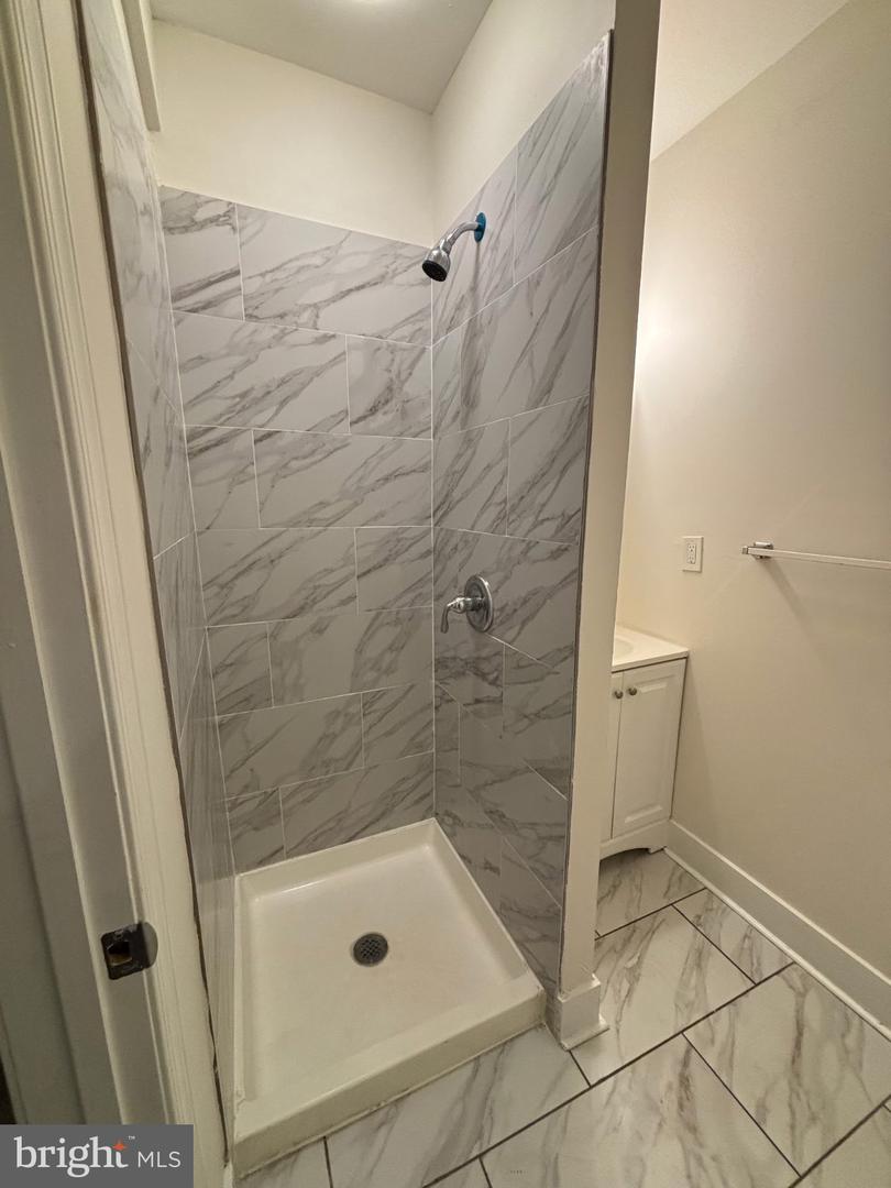 5427 Walnut St Property Photo 9