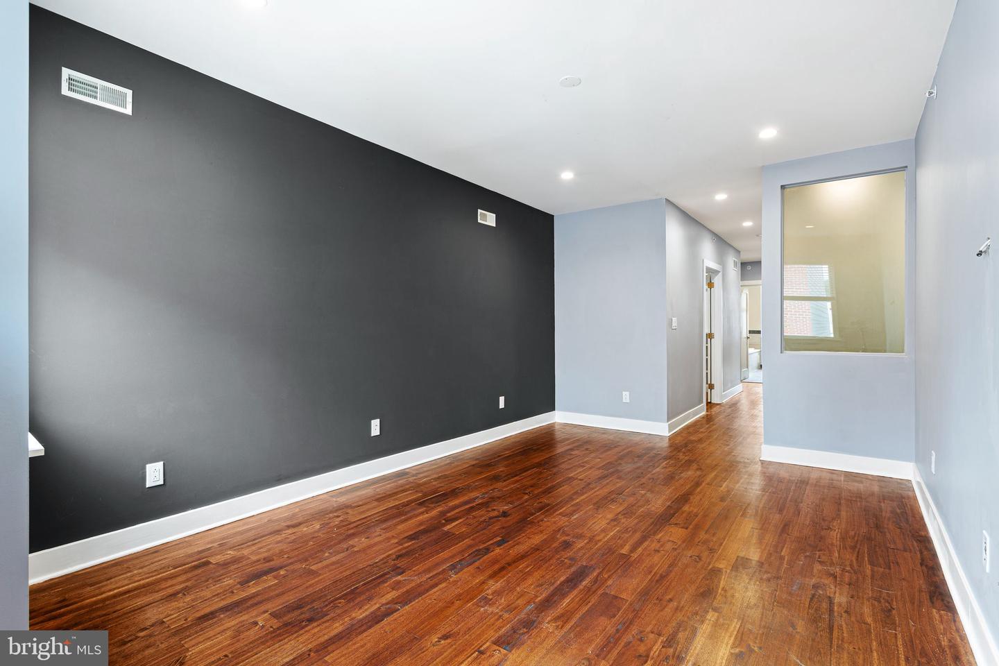 1118 E Oxford St Property Photo 21