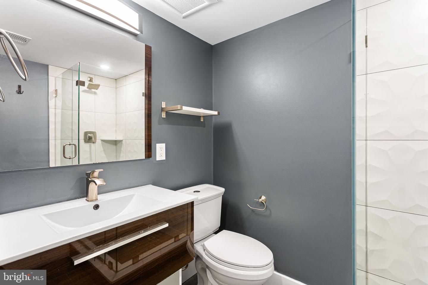 1118 E Oxford St Property Photo 33