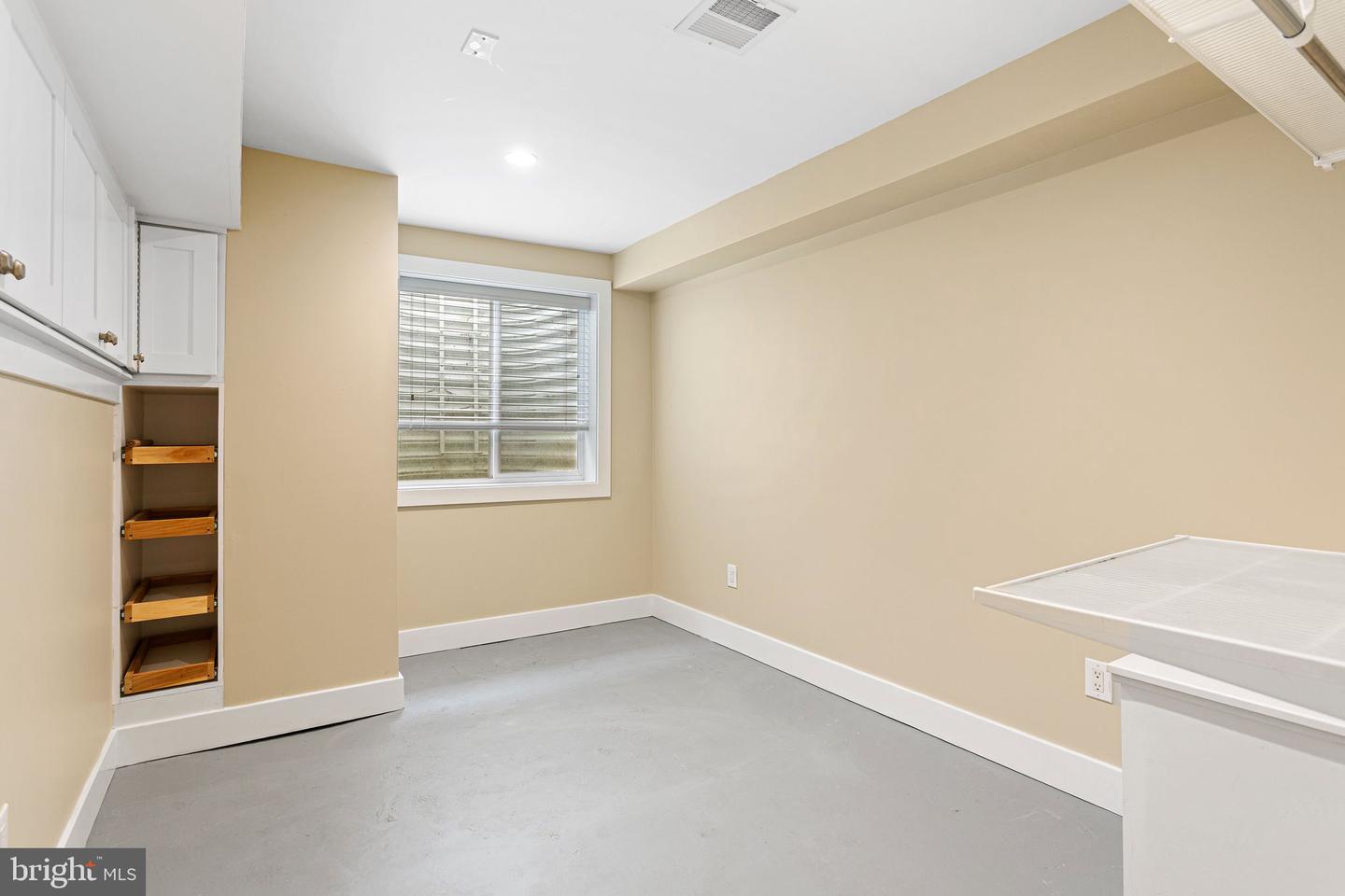 1118 E Oxford St Property Photo 34