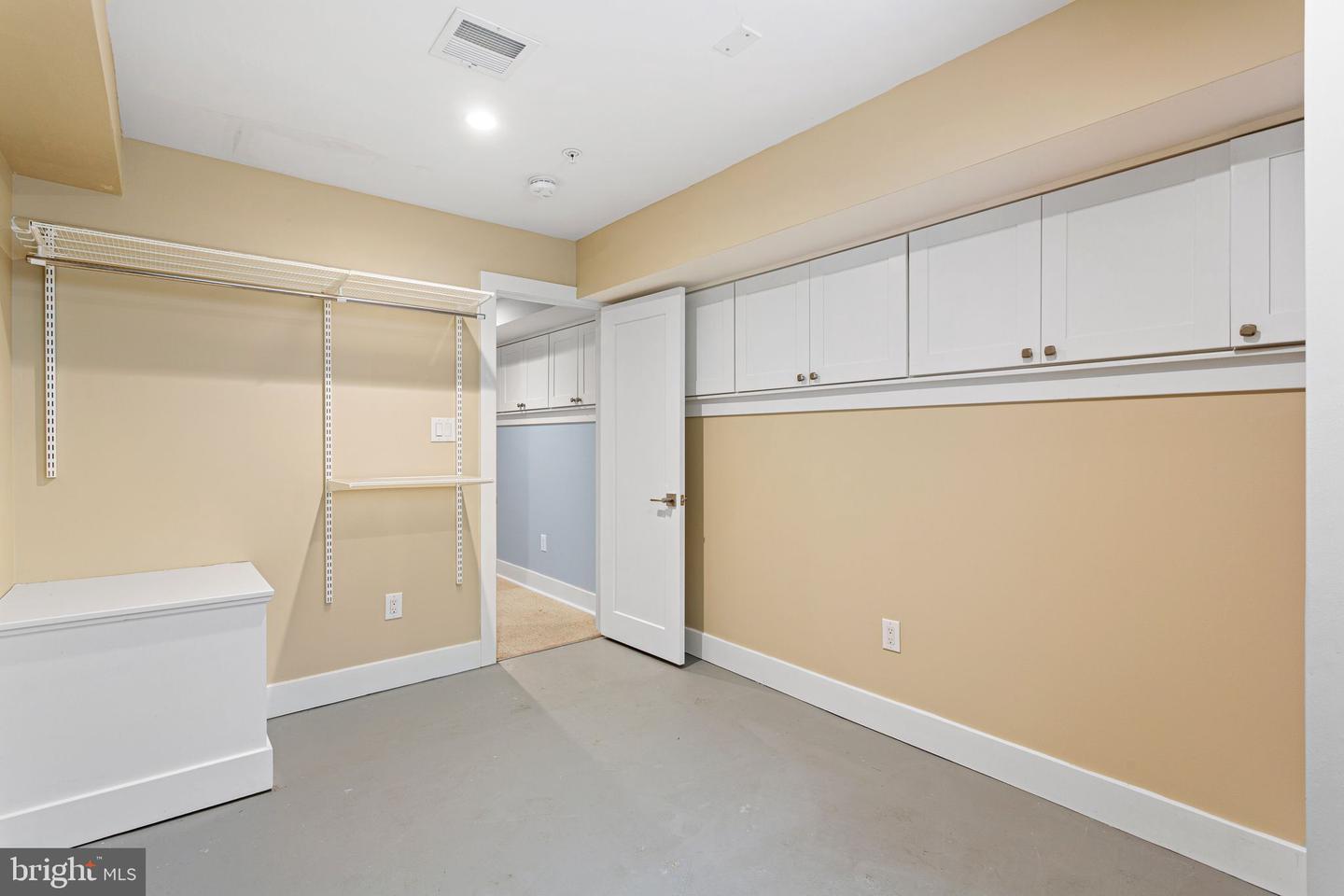 1118 E Oxford St Property Photo 35