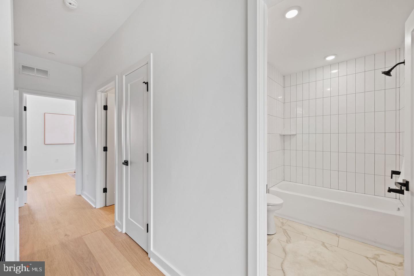 2124 E Rush St Property Photo 16