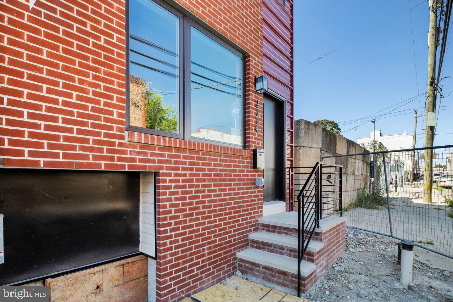 2124 E Rush St Property Photo 60