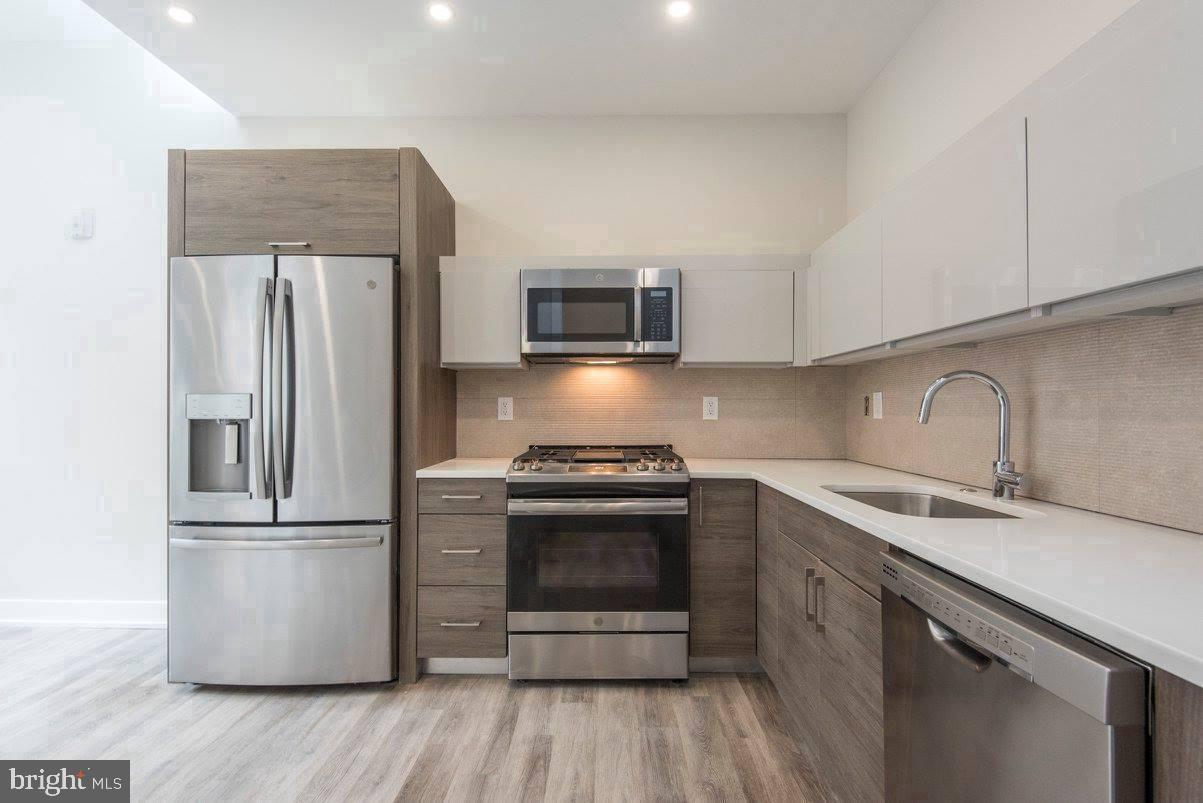 802 SANSOM ST #401 Property Photo 1