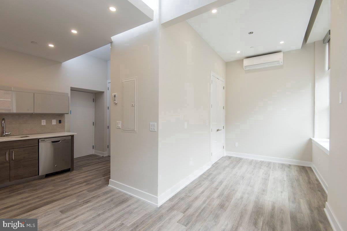 802 Sansom St #401 Property Photo 5