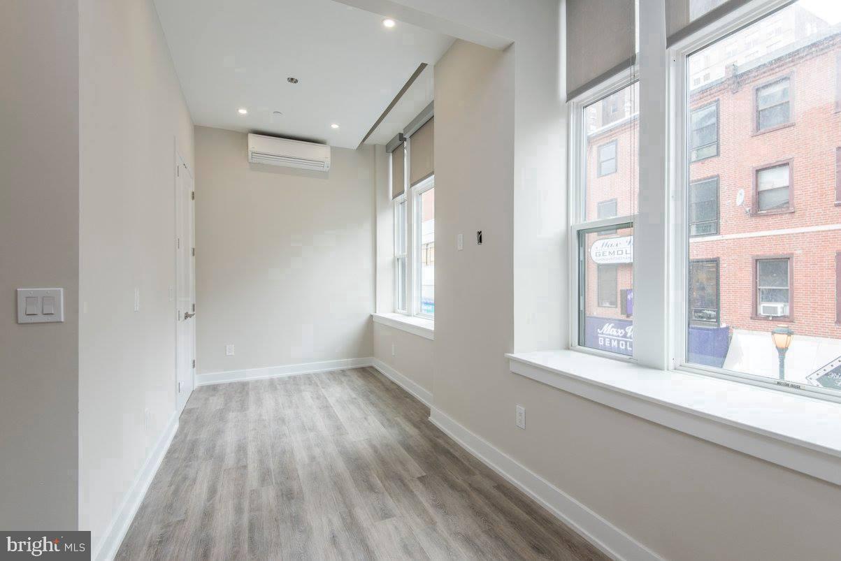 802 Sansom St #401 Property Photo 6