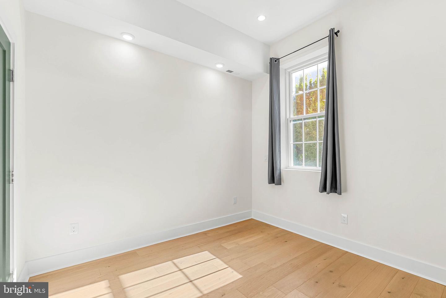 2211 E Gordon St Property Photo 21