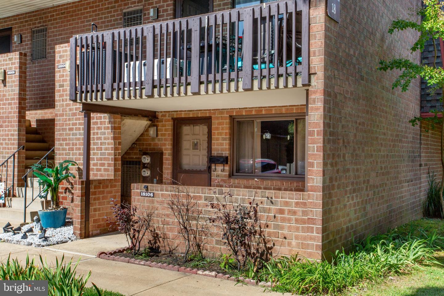 18106 Delaire Landing Rd #106 Property Photo 4