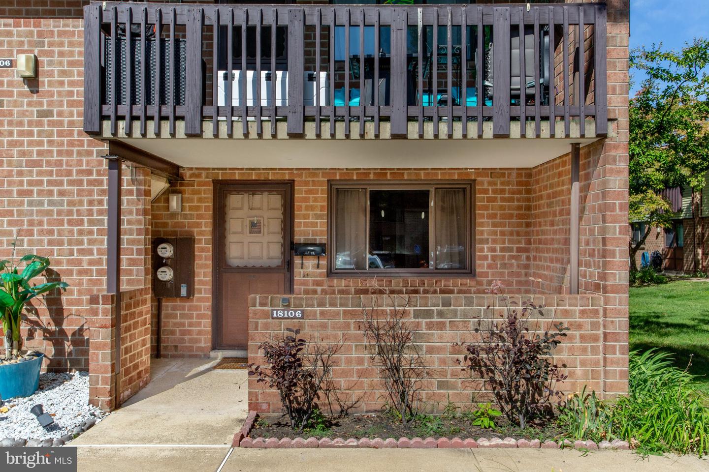 18106 Delaire Landing Rd #106 Property Photo 5