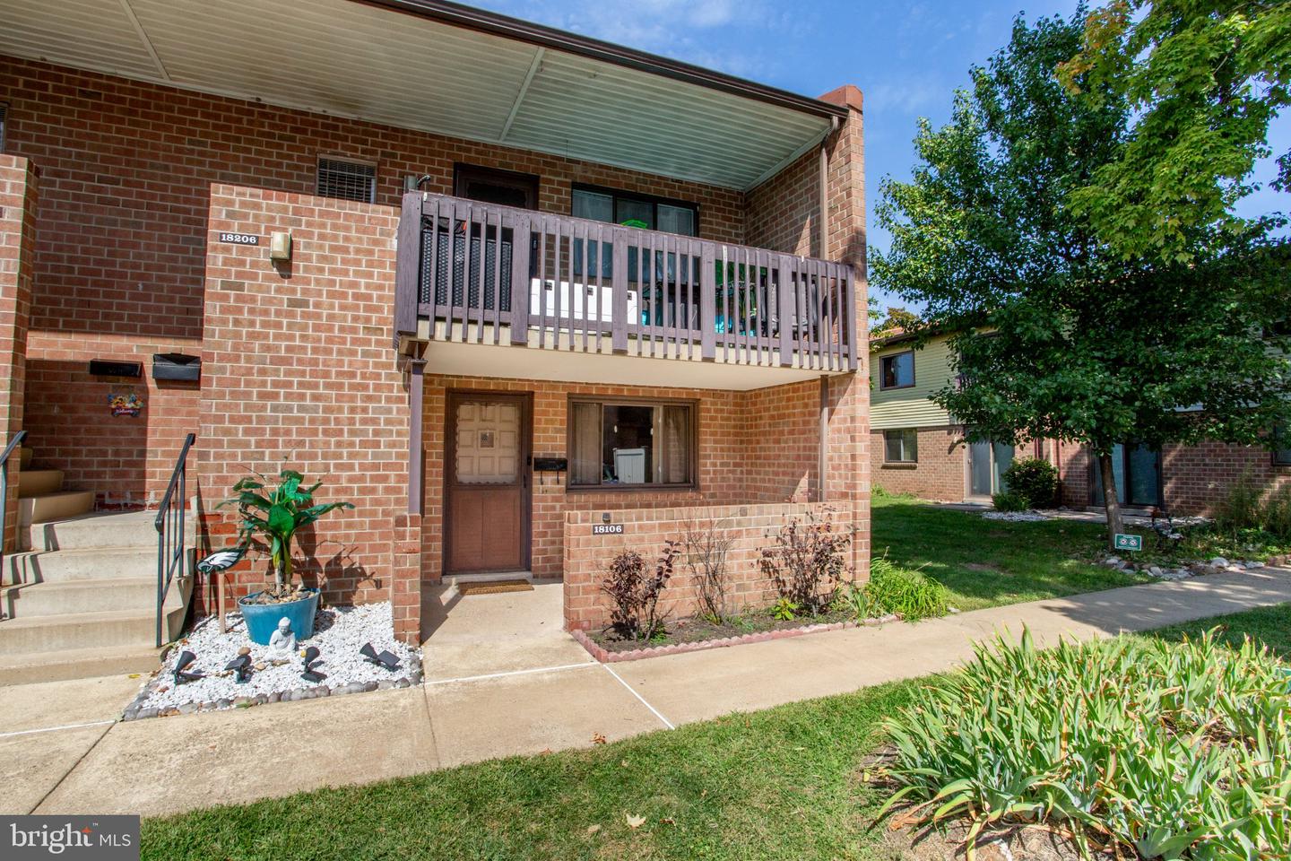 18106 Delaire Landing Rd #106 Property Photo 6