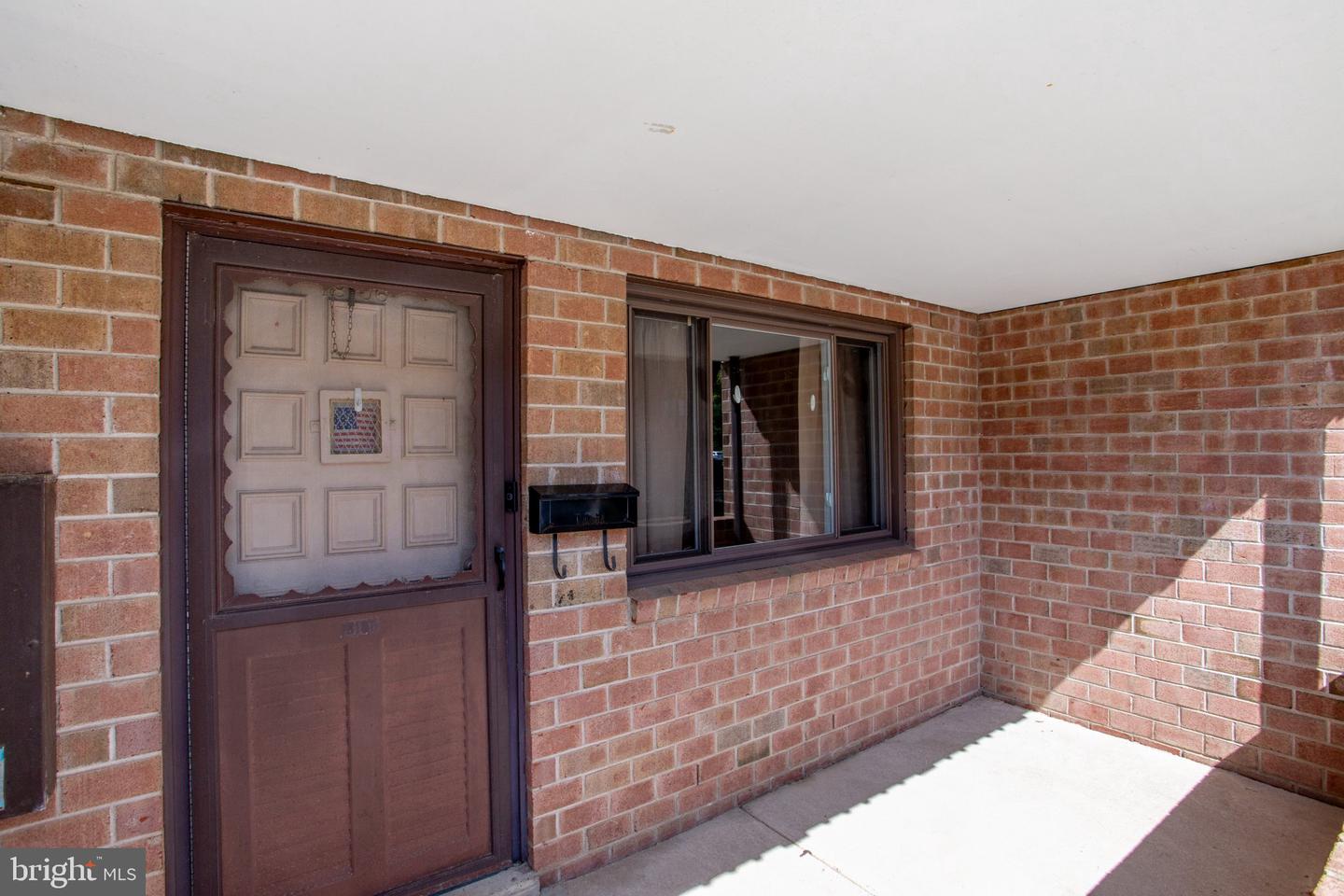 18106 Delaire Landing Rd #106 Property Photo 8