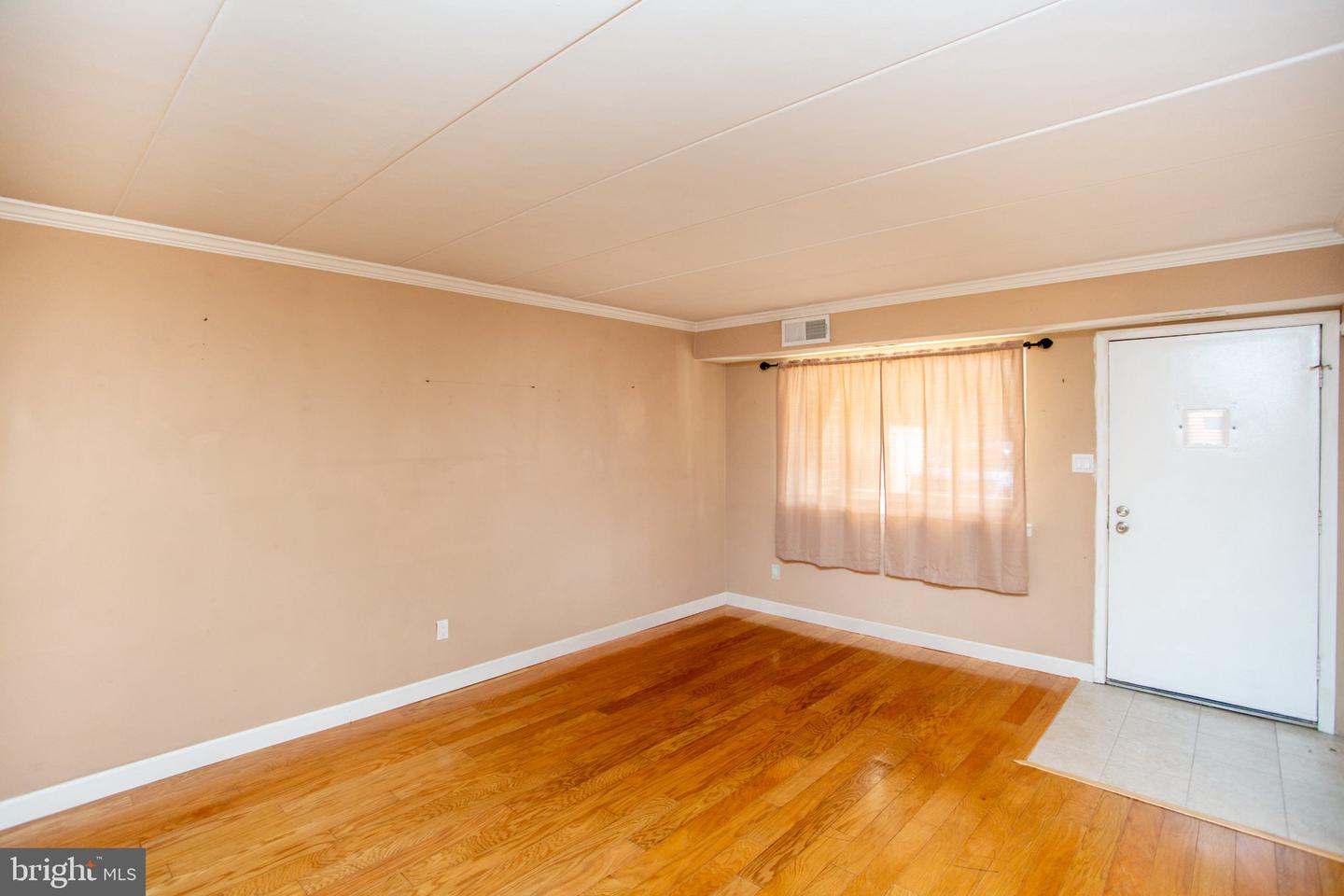 18106 Delaire Landing Rd #106 Property Photo 14