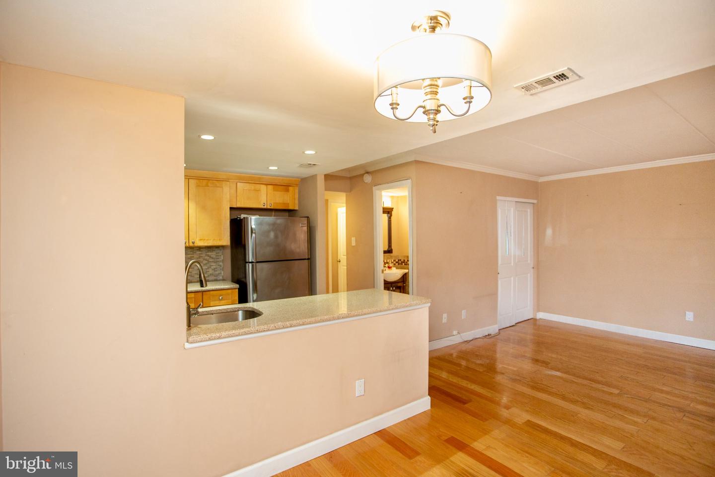 18106 Delaire Landing Rd #106 Property Photo 22