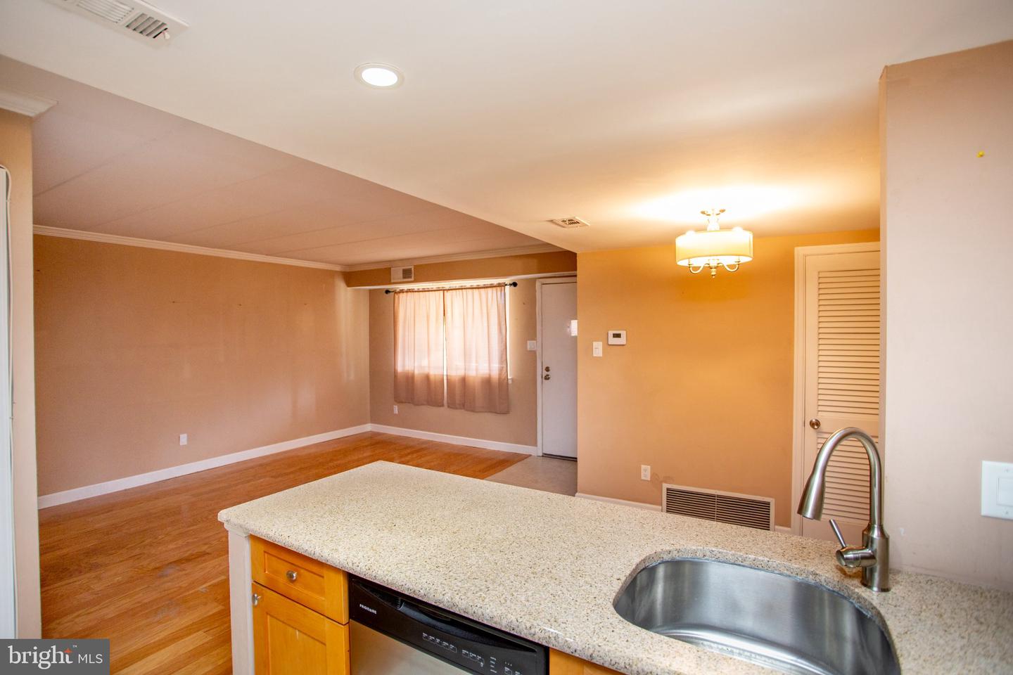 18106 Delaire Landing Rd #106 Property Photo 34