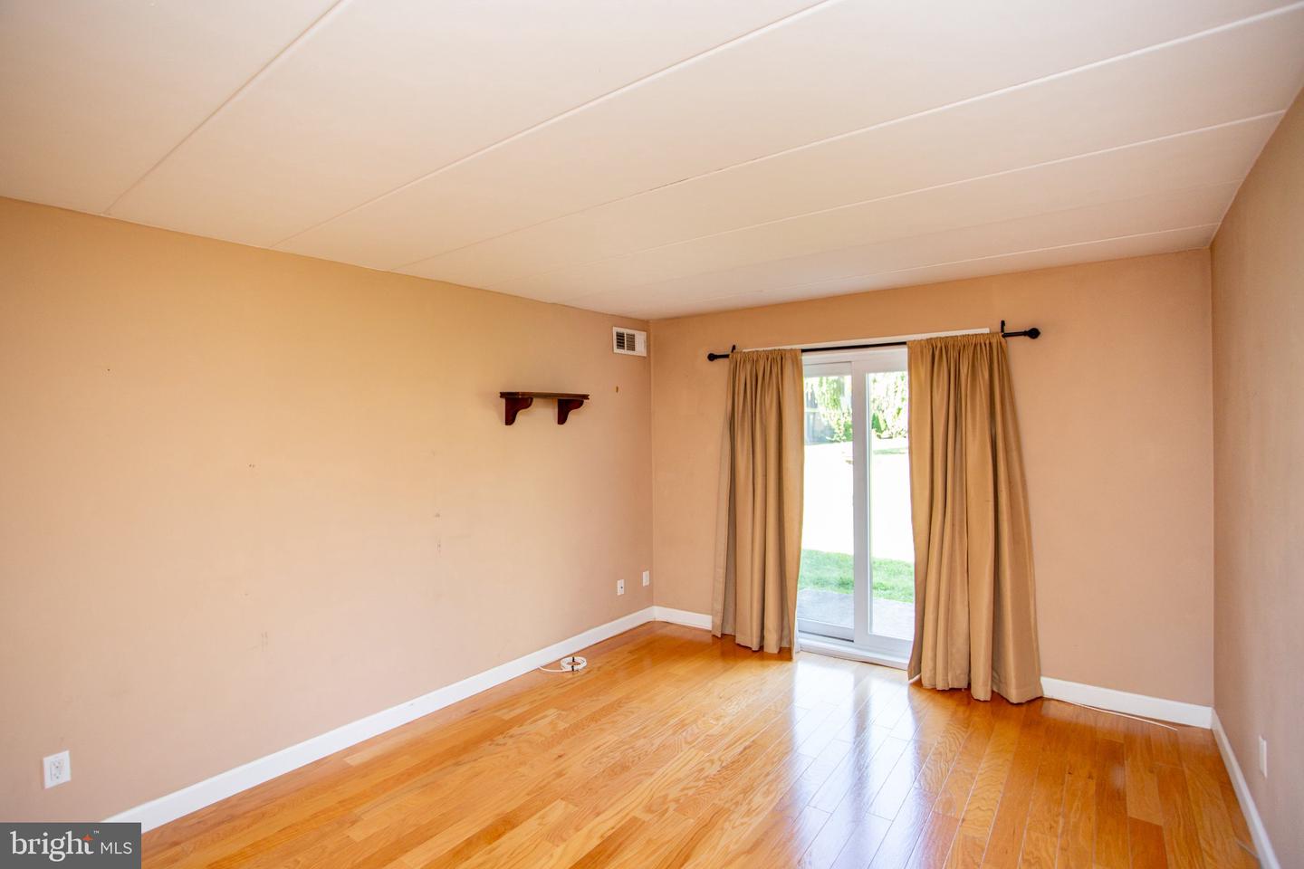 18106 Delaire Landing Rd #106 Property Photo 40