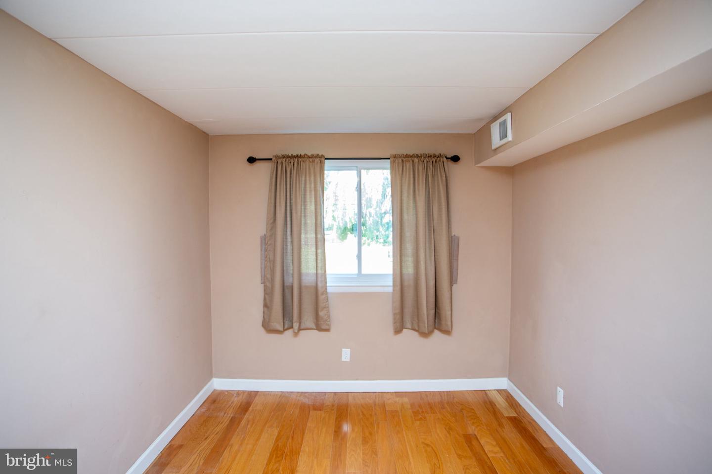 18106 Delaire Landing Rd #106 Property Photo 47