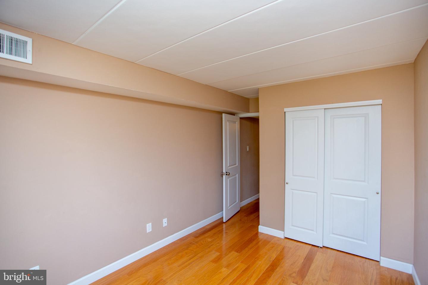 18106 Delaire Landing Rd #106 Property Photo 49