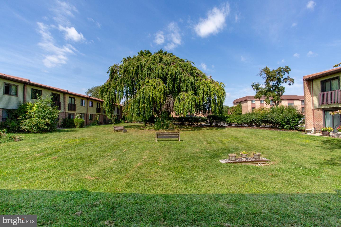 18106 Delaire Landing Rd #106 Property Photo 57