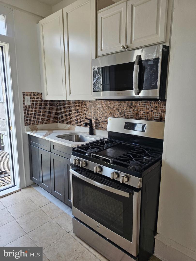 714 52nd St #3 Property Photo 15