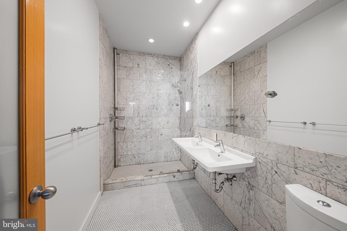 1116 Bodine St #b Property Photo 32