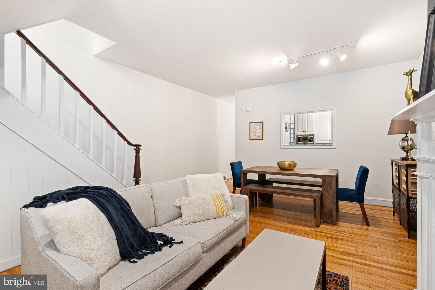 1841 Addison St Property Photo 11