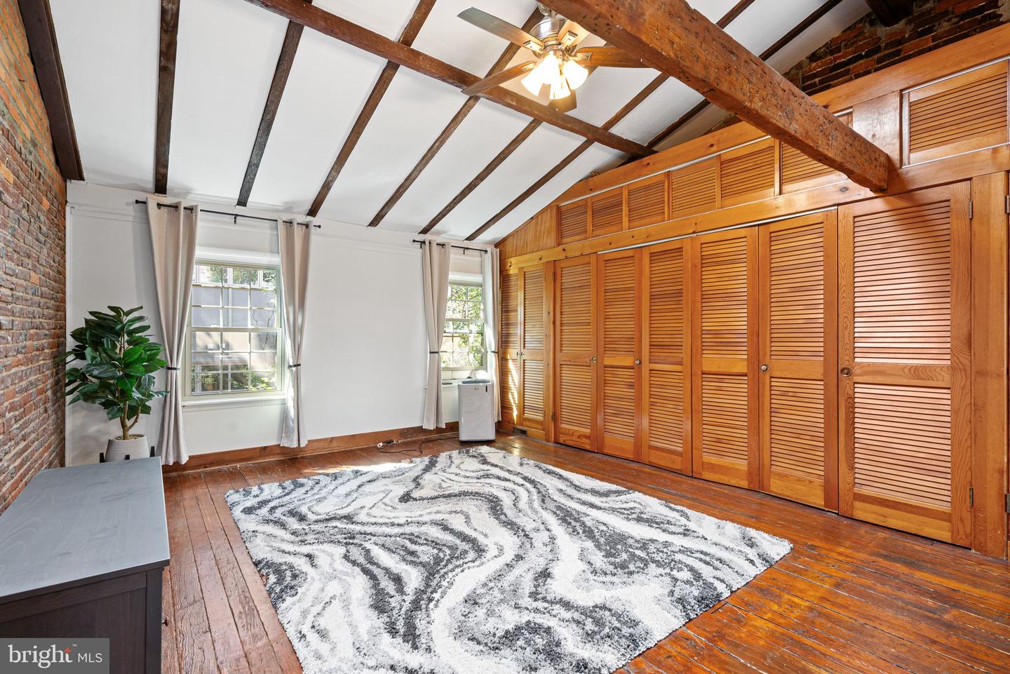 1841 Addison St Property Photo 25