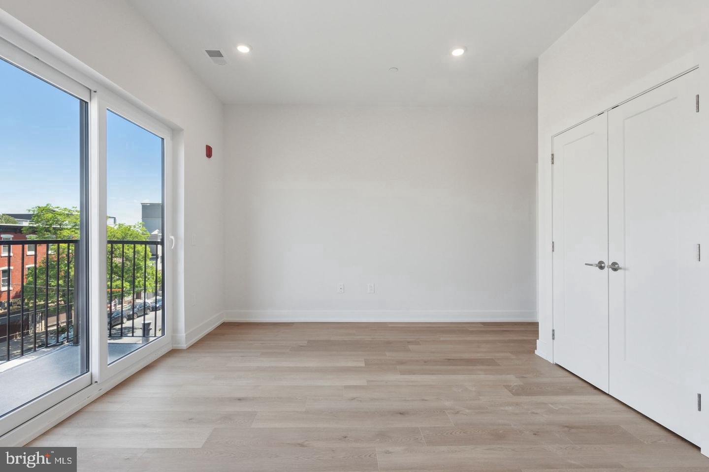 130 W Girard Ave #610 Property Photo 21
