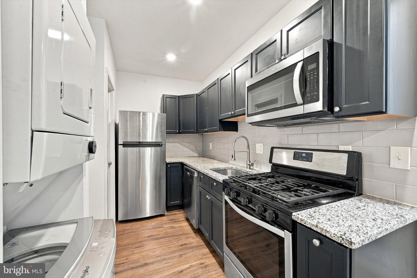 785 S 2nd St #unit 2r Property Photo 2