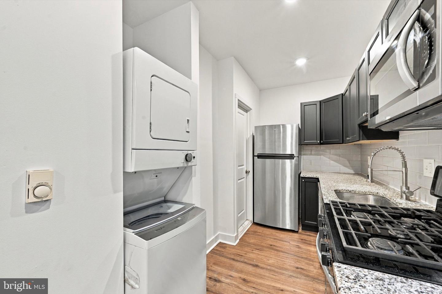 785 S 2nd St #unit 2r Property Photo 3