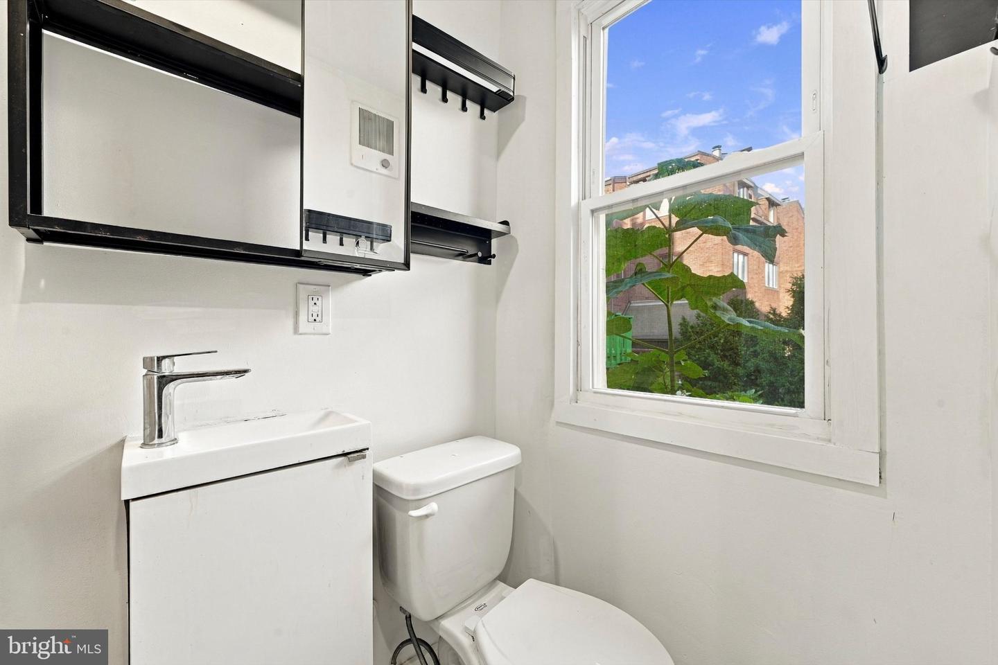 785 S 2nd St #unit 2r Property Photo 6